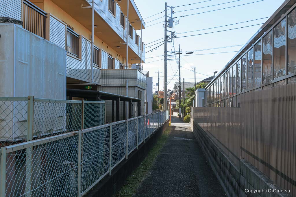 西尾組砂利軌道跡・青梅線付近の路地