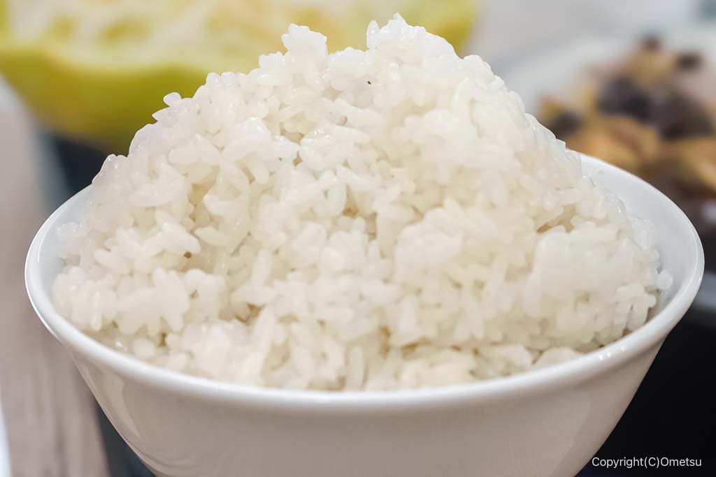 青梅市・河辺のラッキー食堂の、大盛りご飯