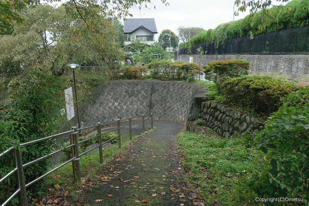 東京都 小作砂利採集線のインクライン跡の歩道