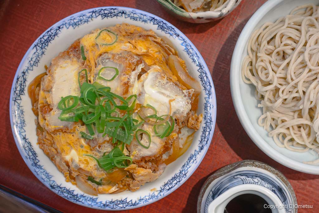 拝島・あづま家の、カツ丼