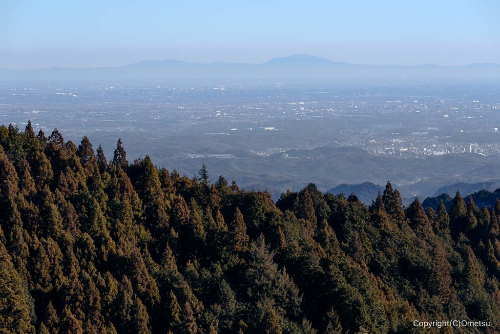 青梅市・御岳山、長尾平からの筑波山
