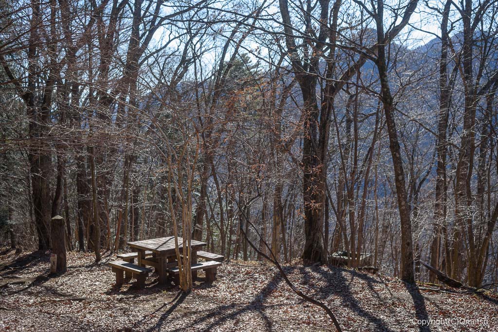 青梅市・大塚山山頂のベンチ