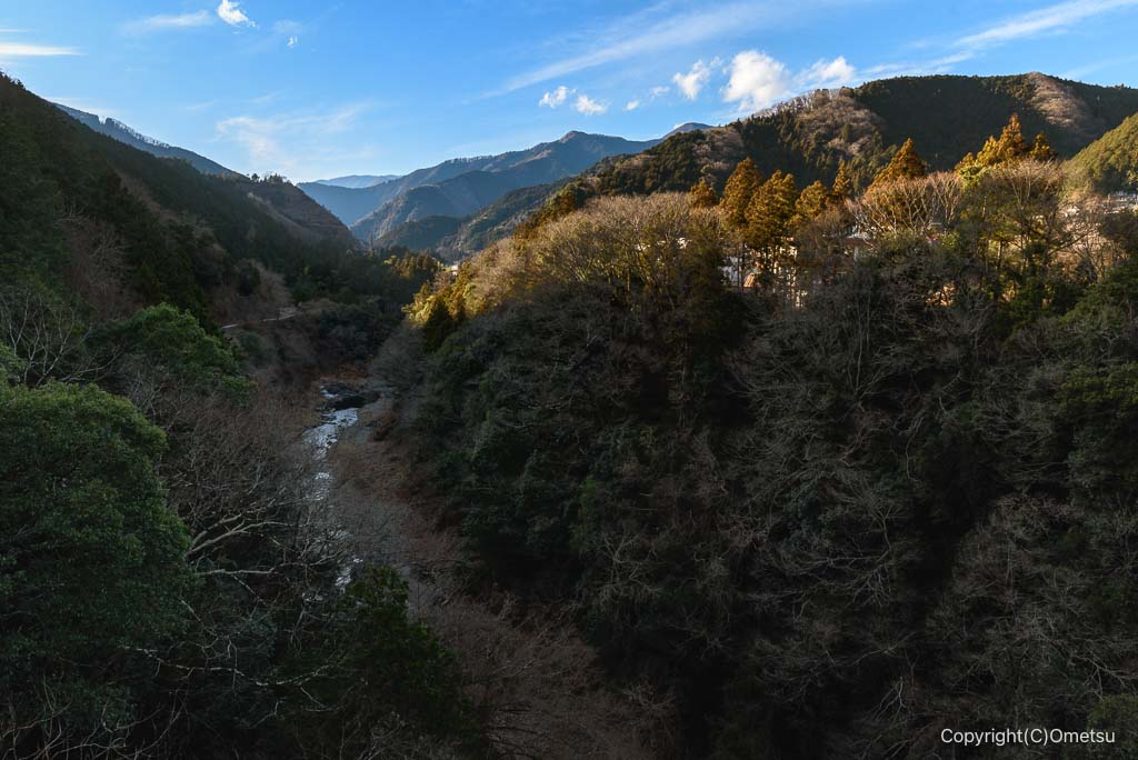 奥多摩・吉野街道、万世橋からの光景