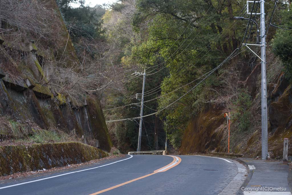 日の出町、一ノ護王神社付近の、切通