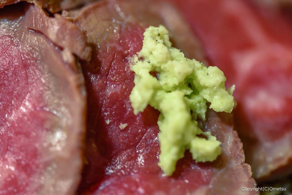 青梅市・御岳渓谷の、隼の、ローストビーフとワサビ