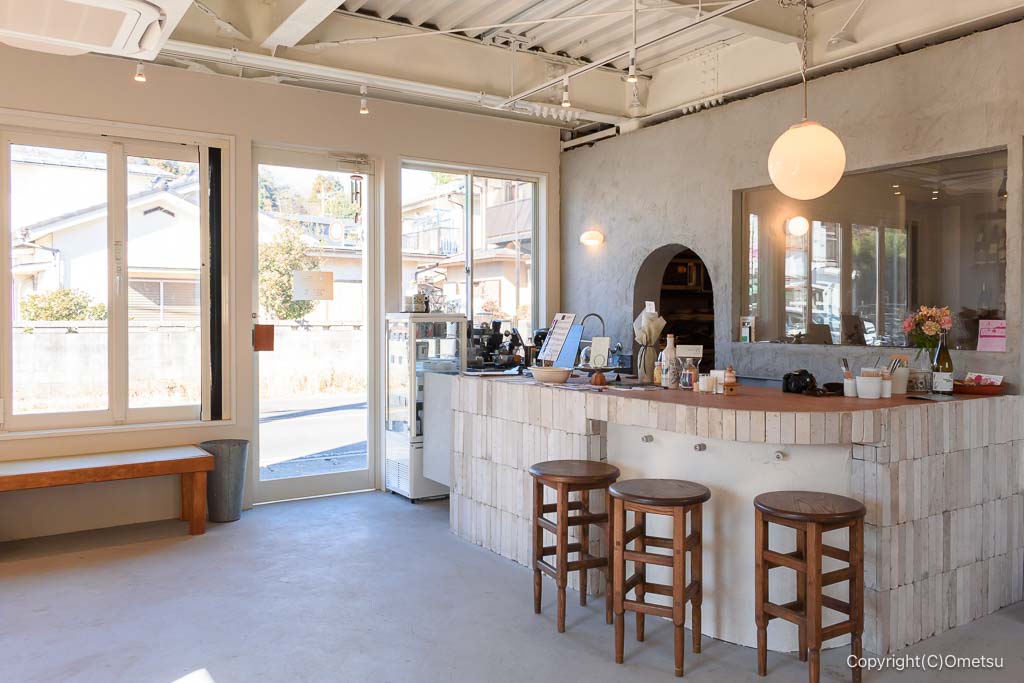 青梅のカフェ、Half Lightの、店内
