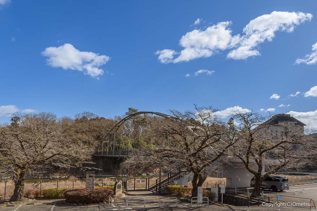 青梅のハンバーガー店・杉屋から、釜の淵公園・柳淵橋