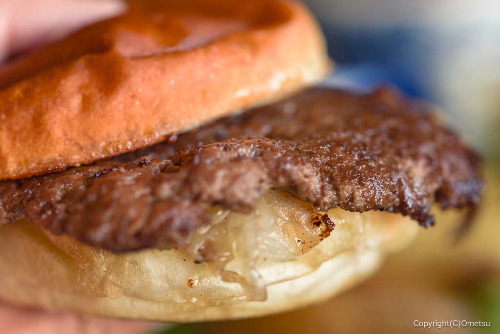 青梅のハンバーガー店・杉屋の、ハンバーガー