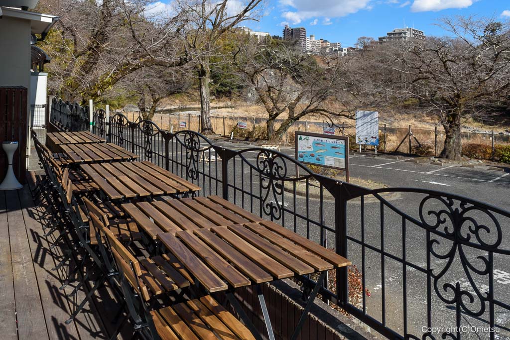 青梅のハンバーガー店・杉屋から、釜の淵公園の多摩川