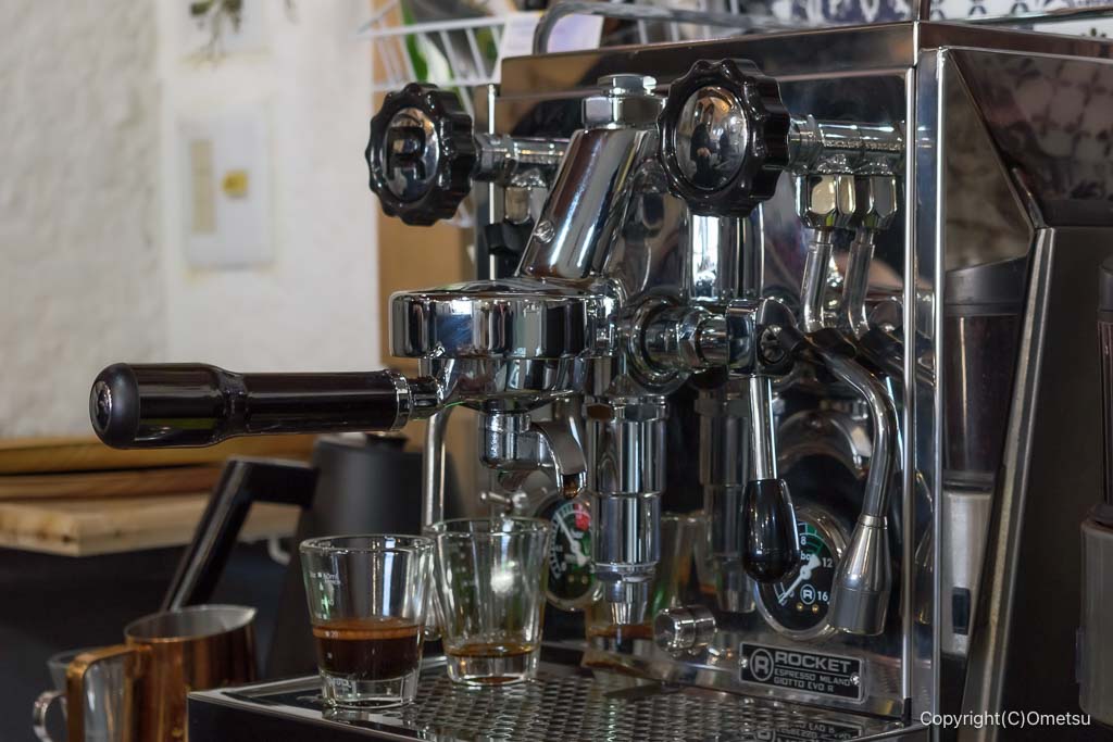 羽村駅西口の、カフェ フェリーチェの、エスプレッソマシン