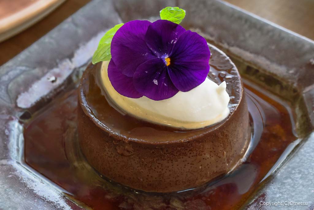 羽村駅西口の、カフェ フェリーチェの、イタリア風・コーヒーココアプリン