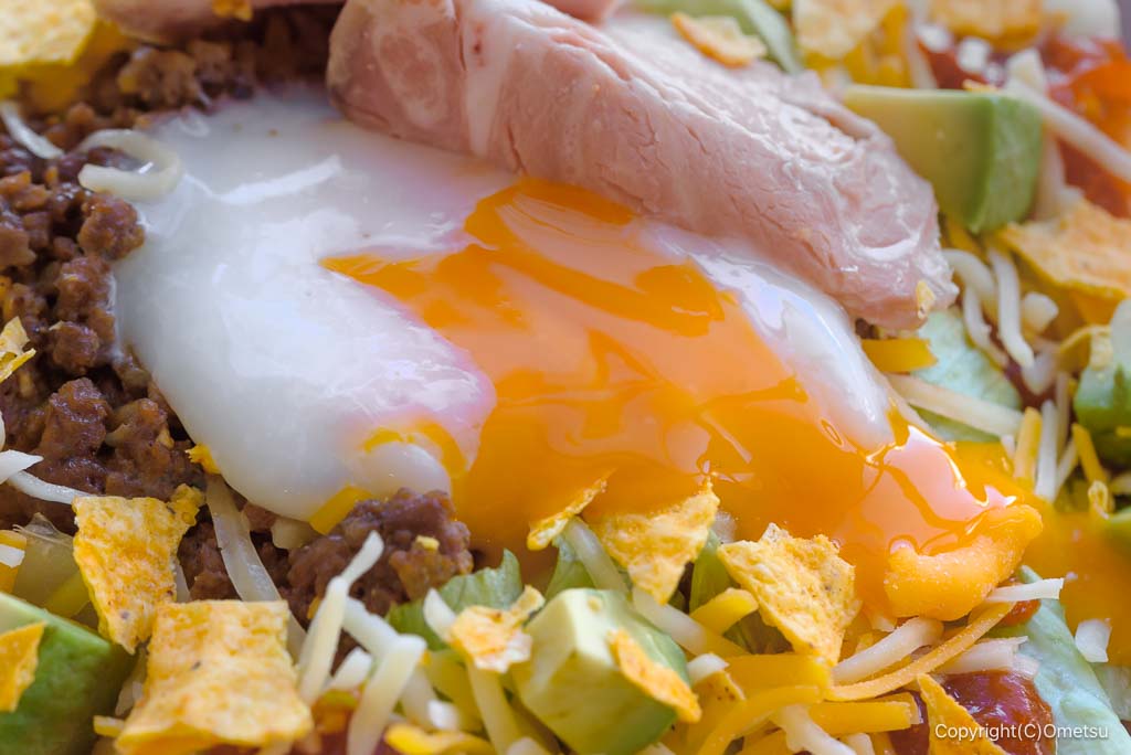 羽村駅西口の、カフェ フェリーチェの、タコライスの卵