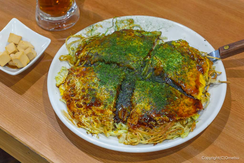 広島お好み焼きホプキンスの、肉玉そば