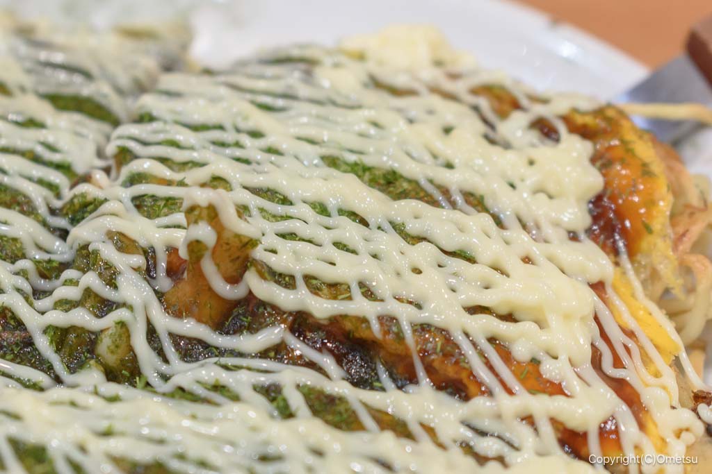 広島お好み焼きホプキンスの、肉玉そばの生地