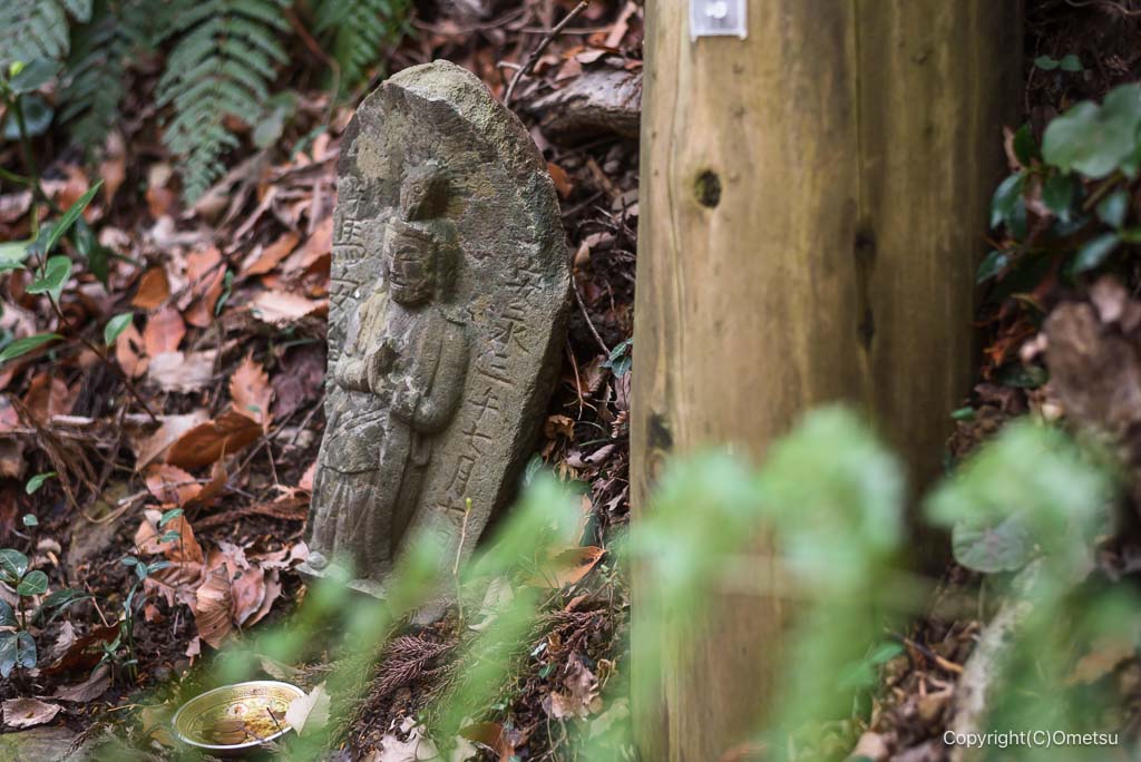 青梅市・赤ぼっこ・馬引沢峠の、馬頭観音