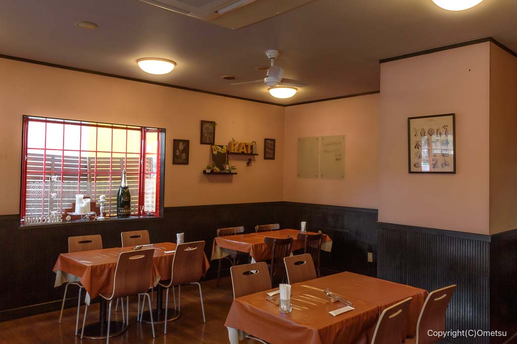 青梅市新町のNaturaの、店内