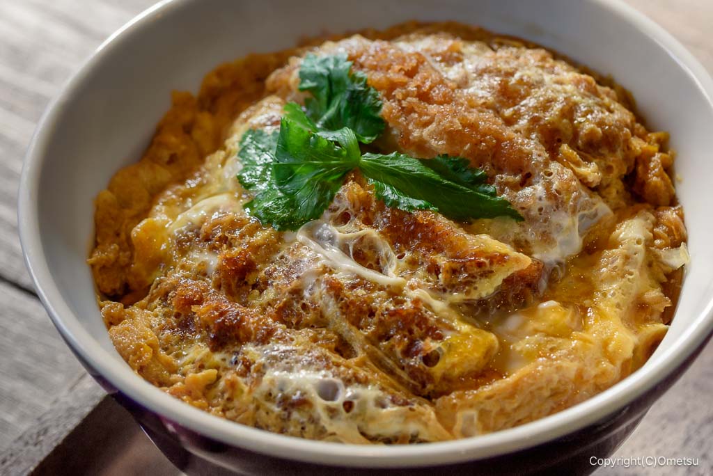 日の出町・花みずきの、カツ丼