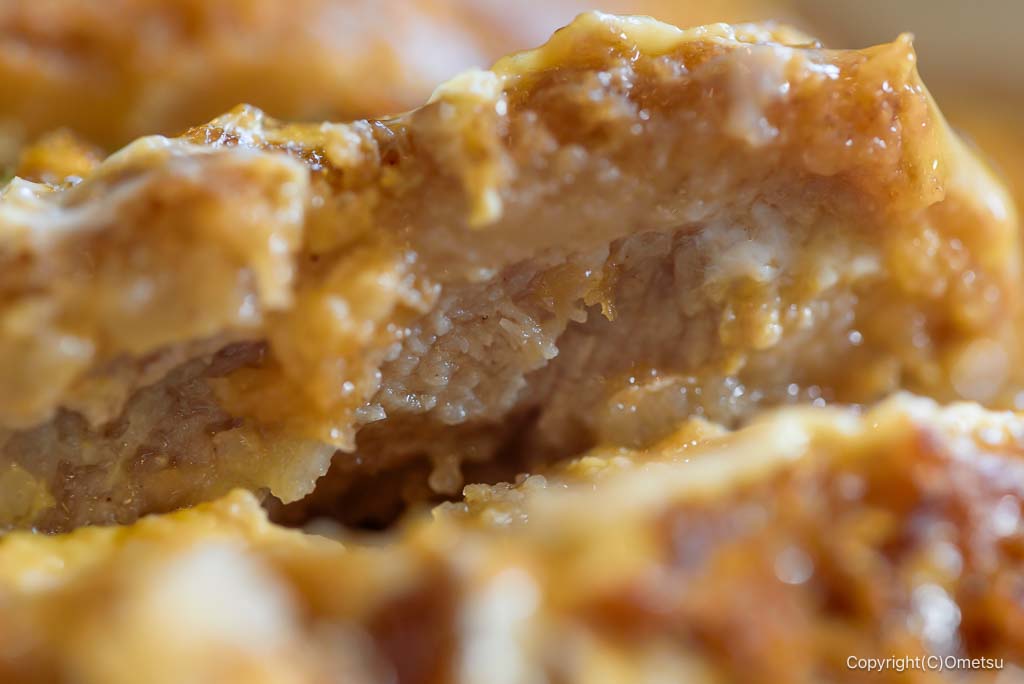 日の出町・花みずきの、カツ丼のカツ