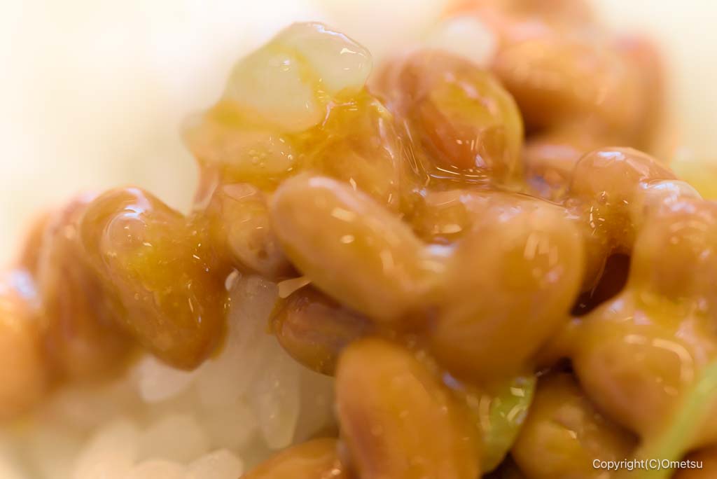 山田うどん食堂の、菅谷の納豆と、卵