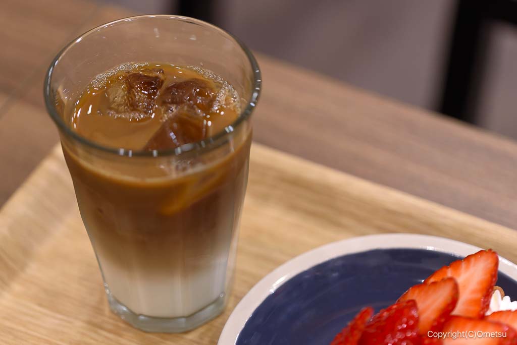 日の出町・ヒノサクの、カフェオレ