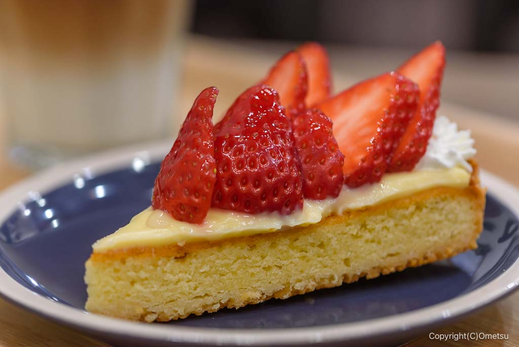 日の出町・ヒノサクの、いちごタルト