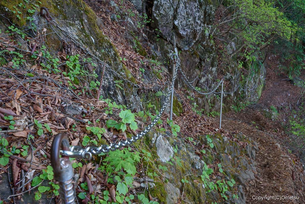 御岳山・奥の院登山道の鎖場