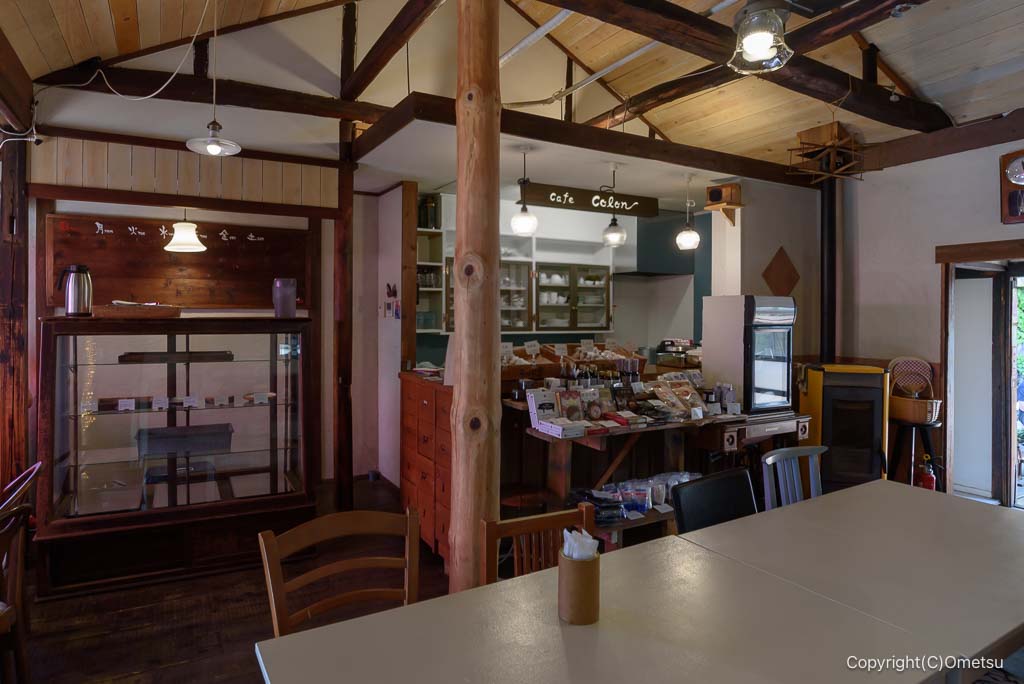 青梅「Social Good Place cafeころん」の店内