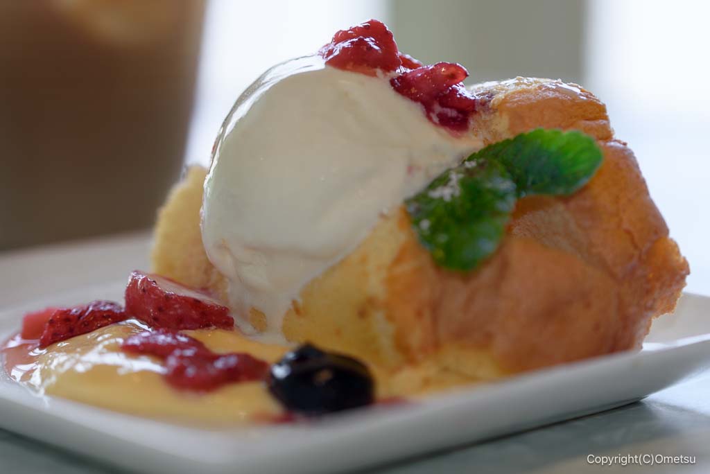 青梅「Social Good Place cafeころん」の、シフォンアイスケーキ