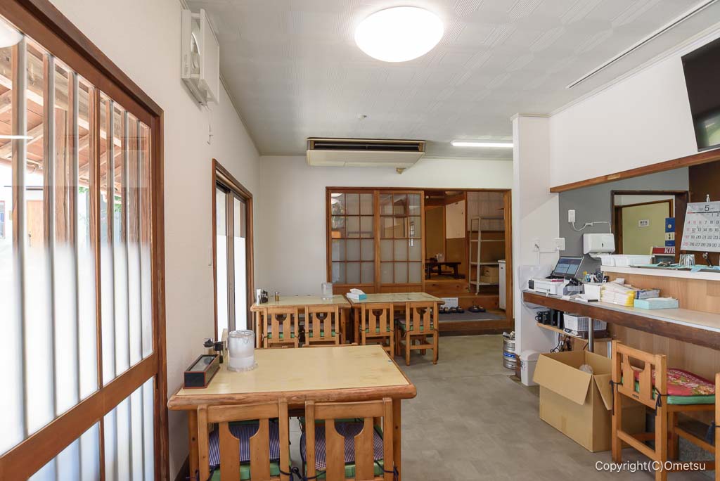 青梅市柚木町の、カレー男の、店内