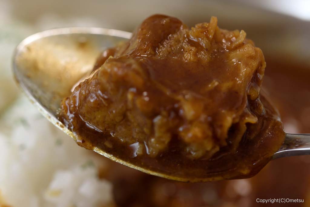 青梅市柚木町の、カレー男の、牛すじ