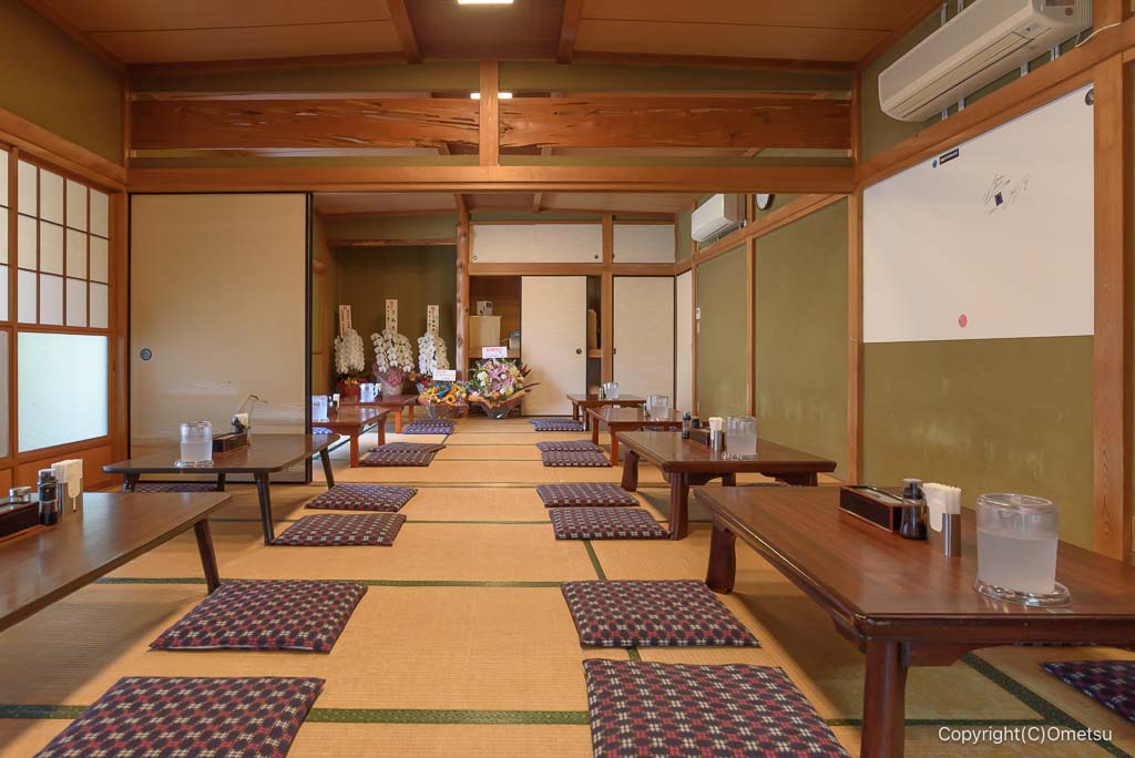 青梅市柚木町の、カレー男の、座敷