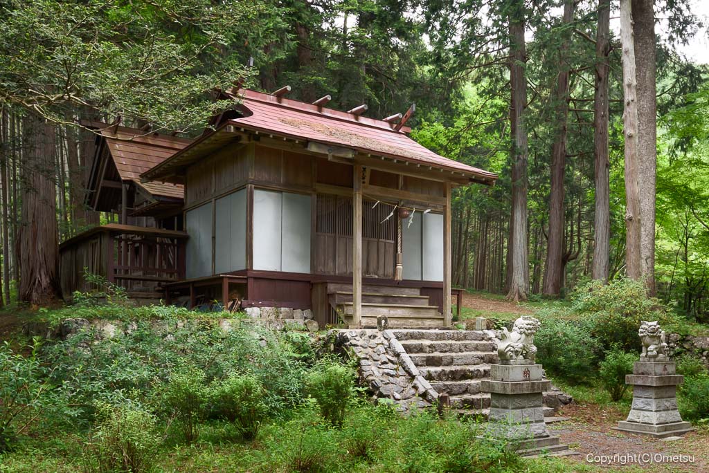 奥多摩・羽黒三田神社、拝殿全景