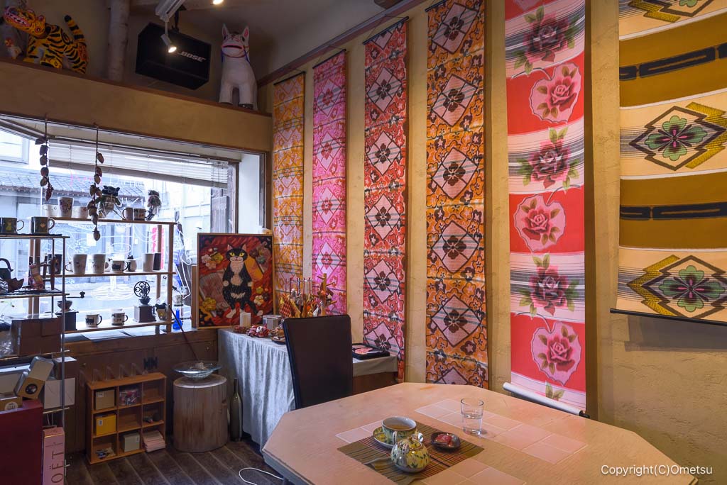 青梅・ぎゃらりー カフェ はこ哉の、店内