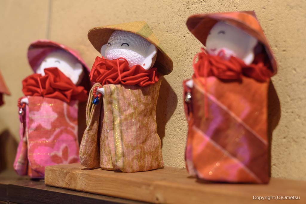 青梅・ぎゃらりー カフェ はこ哉の、人形