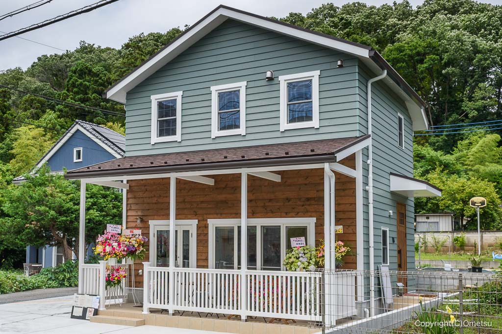 あきる野・FLORES