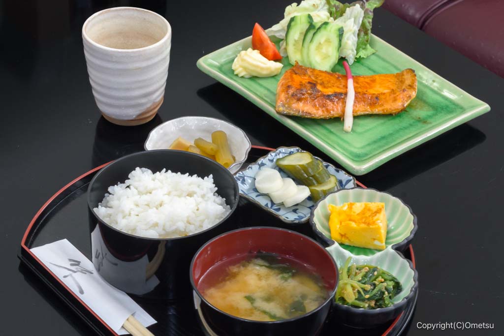 青梅市「食事処 里味」の、定食