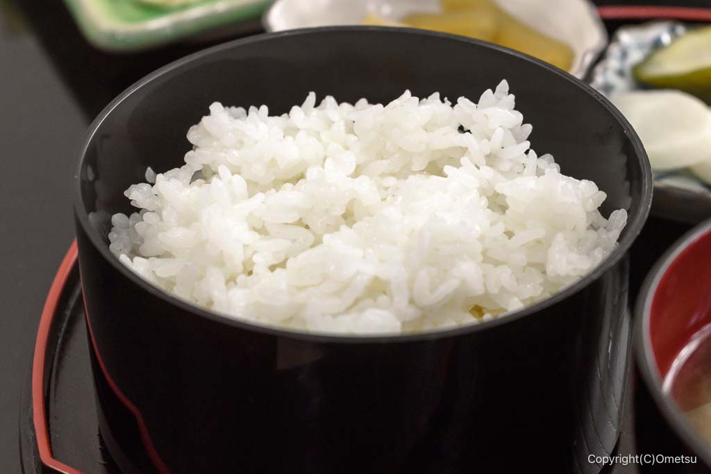 青梅市「食事処 里味」の、ご飯