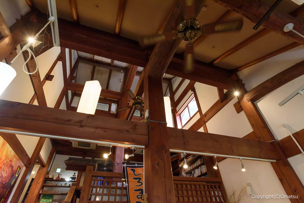 奥多摩町・アースガーデン、店内天井