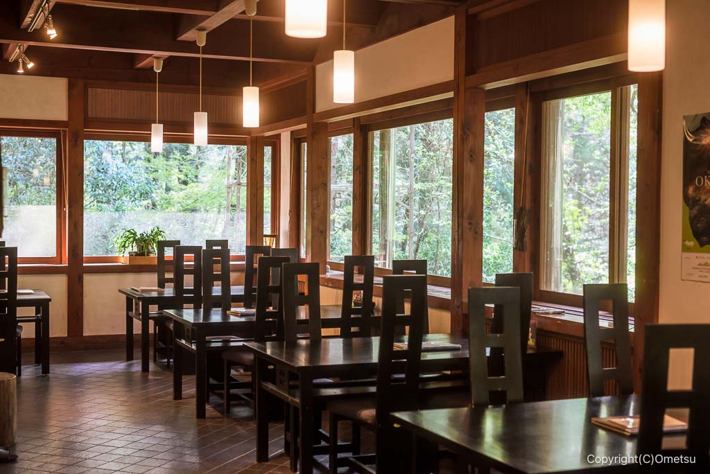 奥多摩町・アースガーデン店内