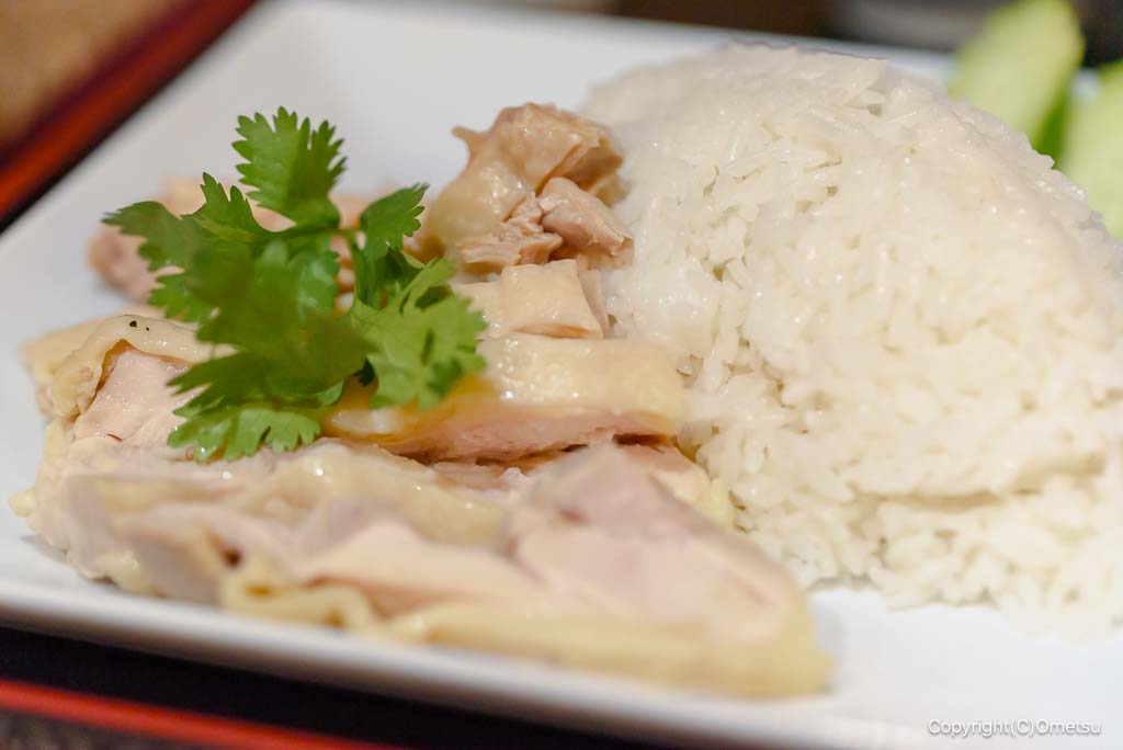 青梅・タイメロディのカオマンガイのソースかけ
