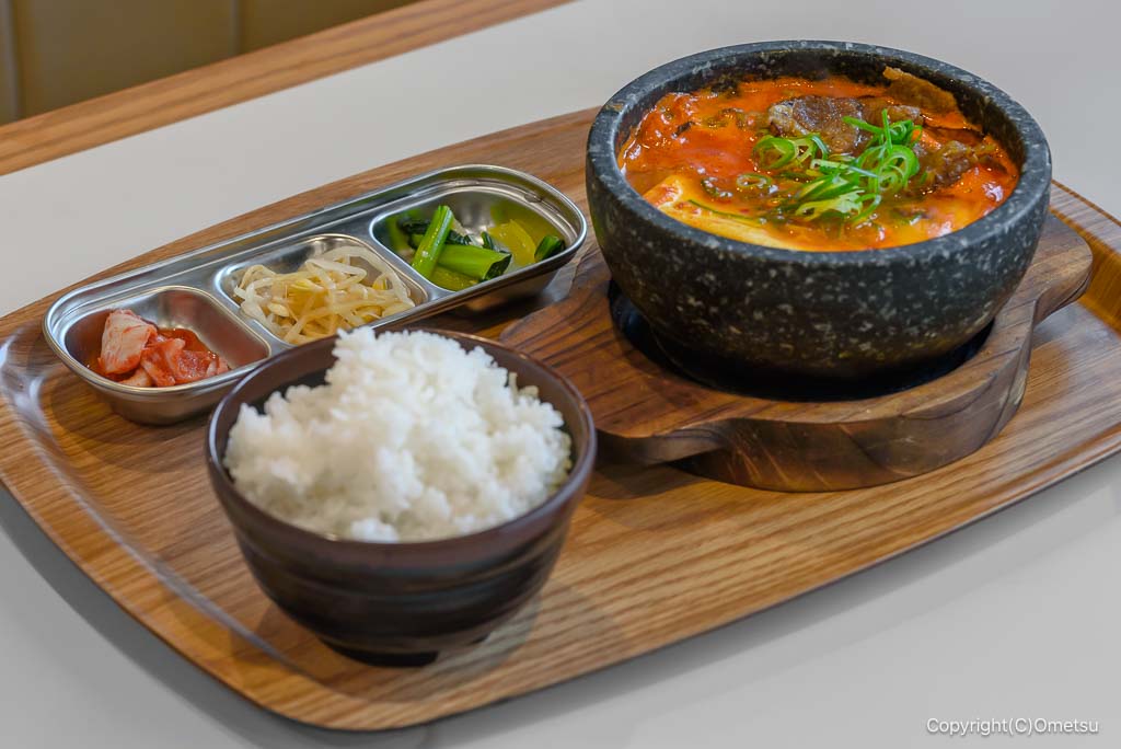 トゥックン² 青梅今寺店のスンドゥブ（赤）ランチセット