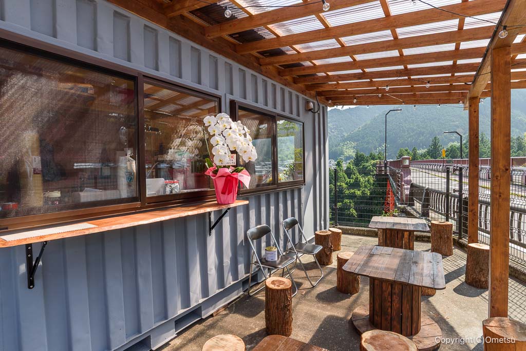 青梅市二俣尾の、橋詰酒場