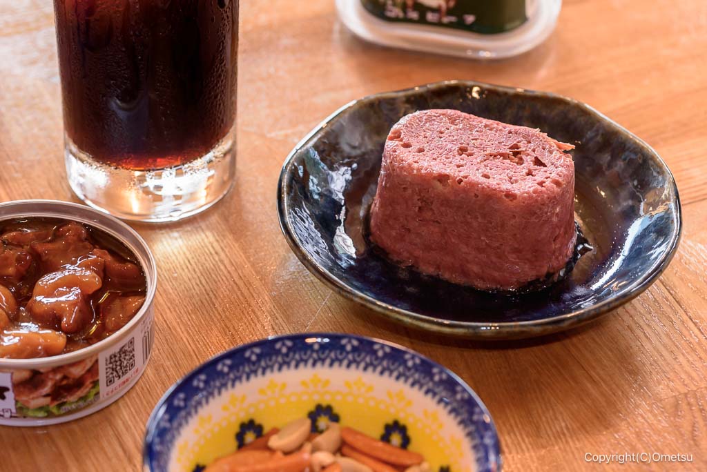 青梅市二俣尾の、橋詰酒場のコンビーフ