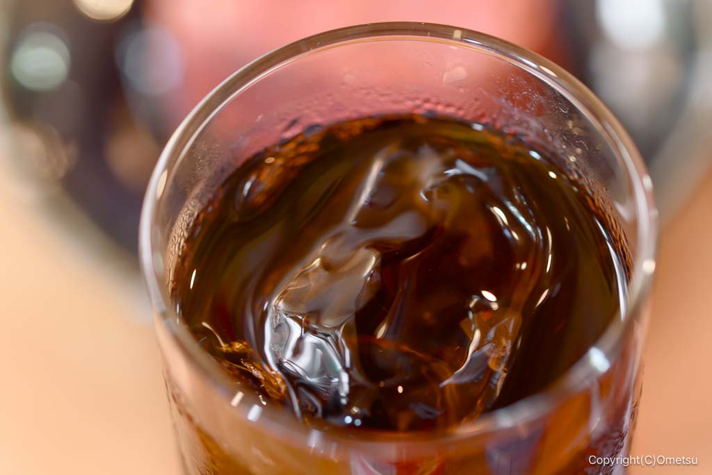 青梅市二俣尾の、橋詰酒場のアイスコーヒー