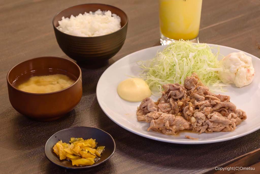 福生・義理TANDOORI HOUSEの生姜焼き定食