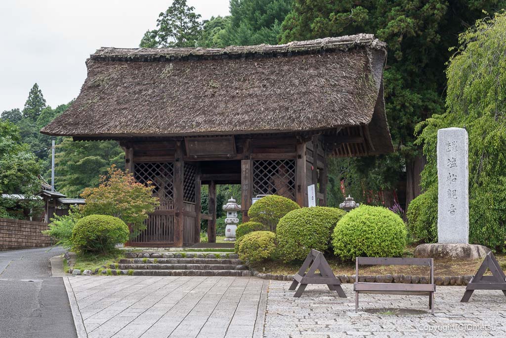 青梅・塩船観音寺の山門