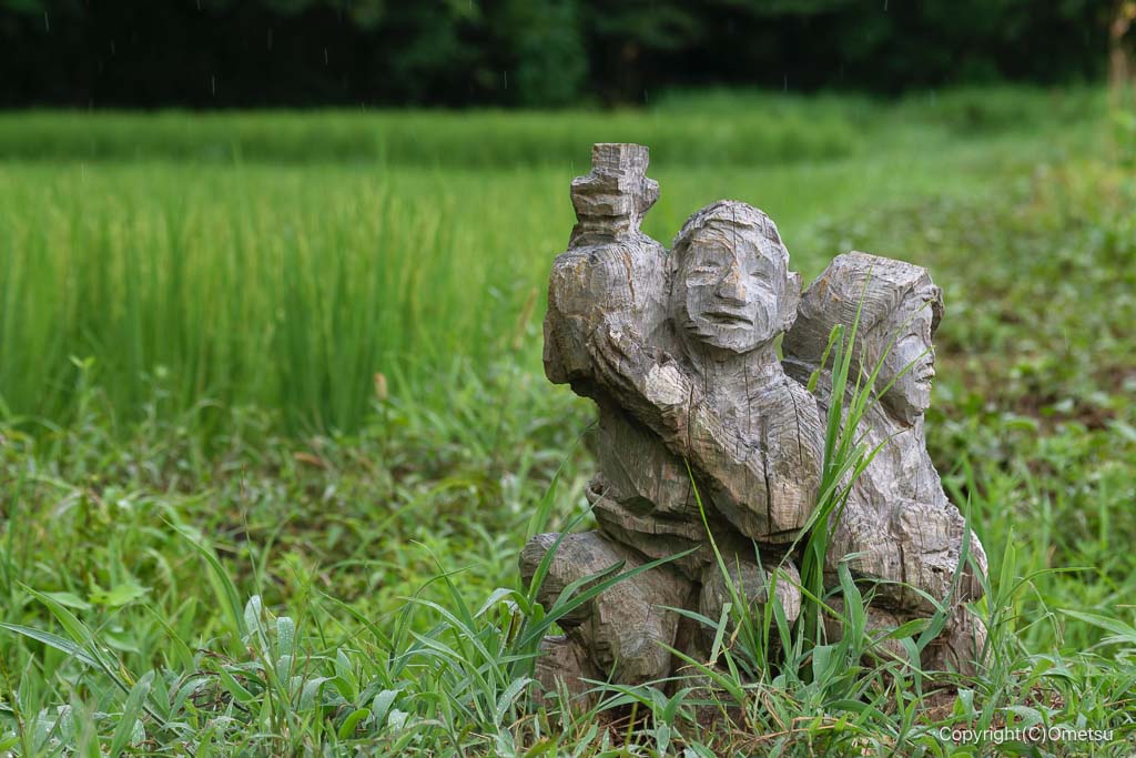 入間・西久保湿地の木像