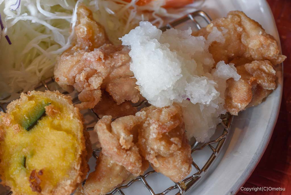 大戸屋・熊川店の、大戸屋ランチの竜田揚げ