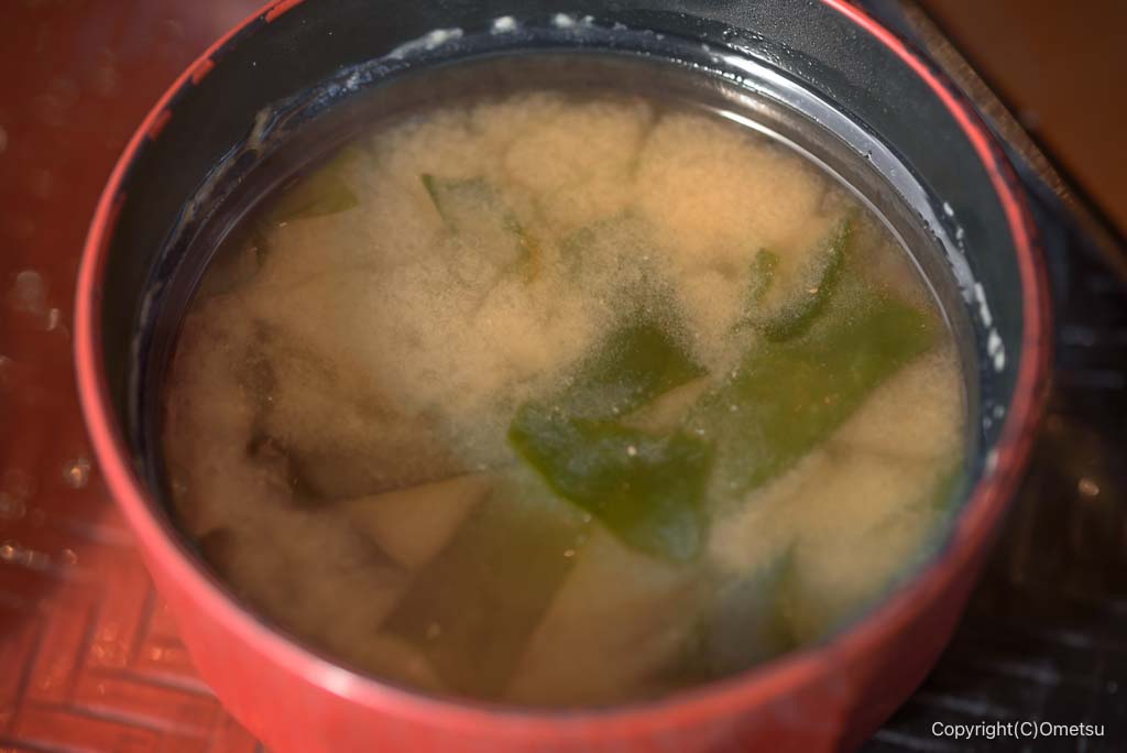 大戸屋・熊川店の、みそ汁