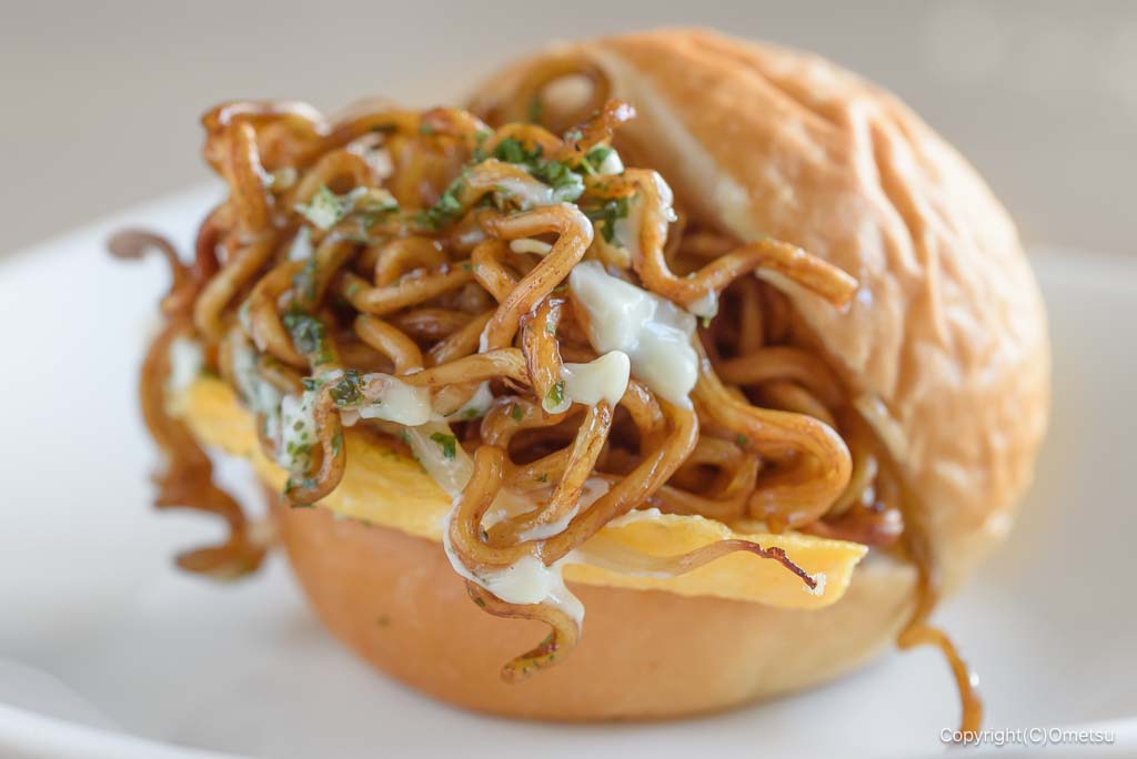 福生・Bakery Fukuの、オムそばパン